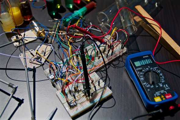 Picture of a multimeter testing circuits. Photo by Nicolas Thomas https://unsplash.com/photos/3GZi6OpSDcY